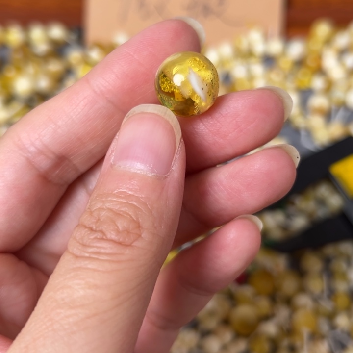 蜜蜡未镶嵌裸石13mm一个