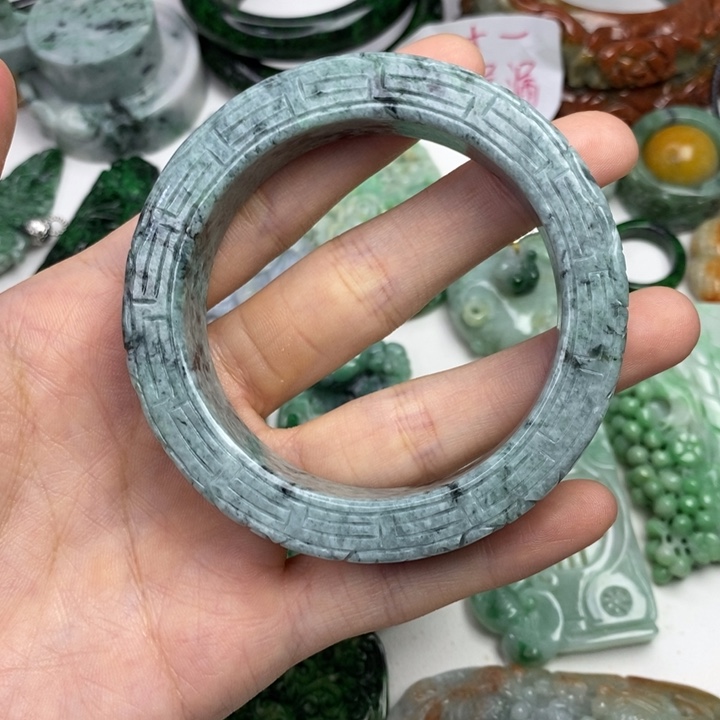 颈饰未镶嵌翡翠手镯圈口57