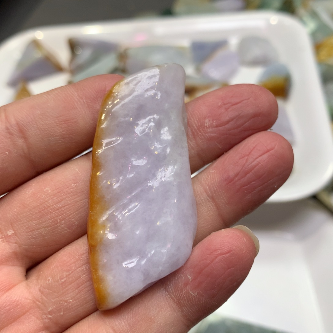 翡翠颈饰未镶嵌翡翠