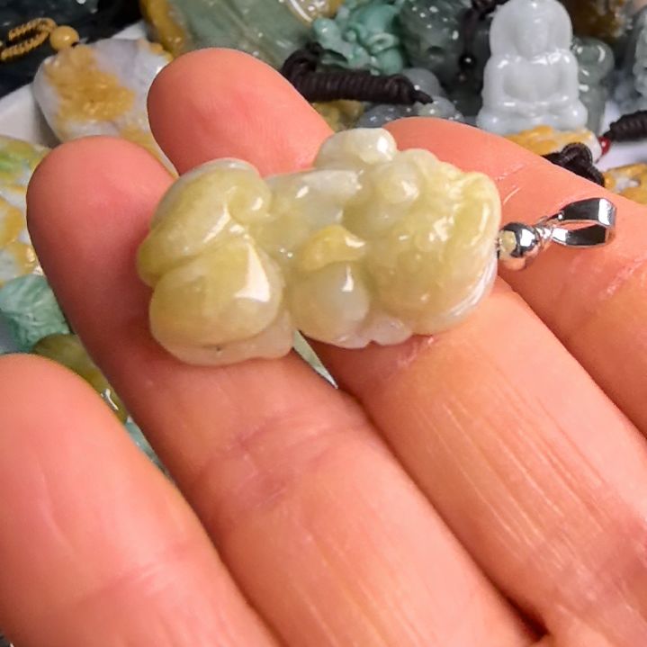 翡翠颈饰未镶嵌吊坠