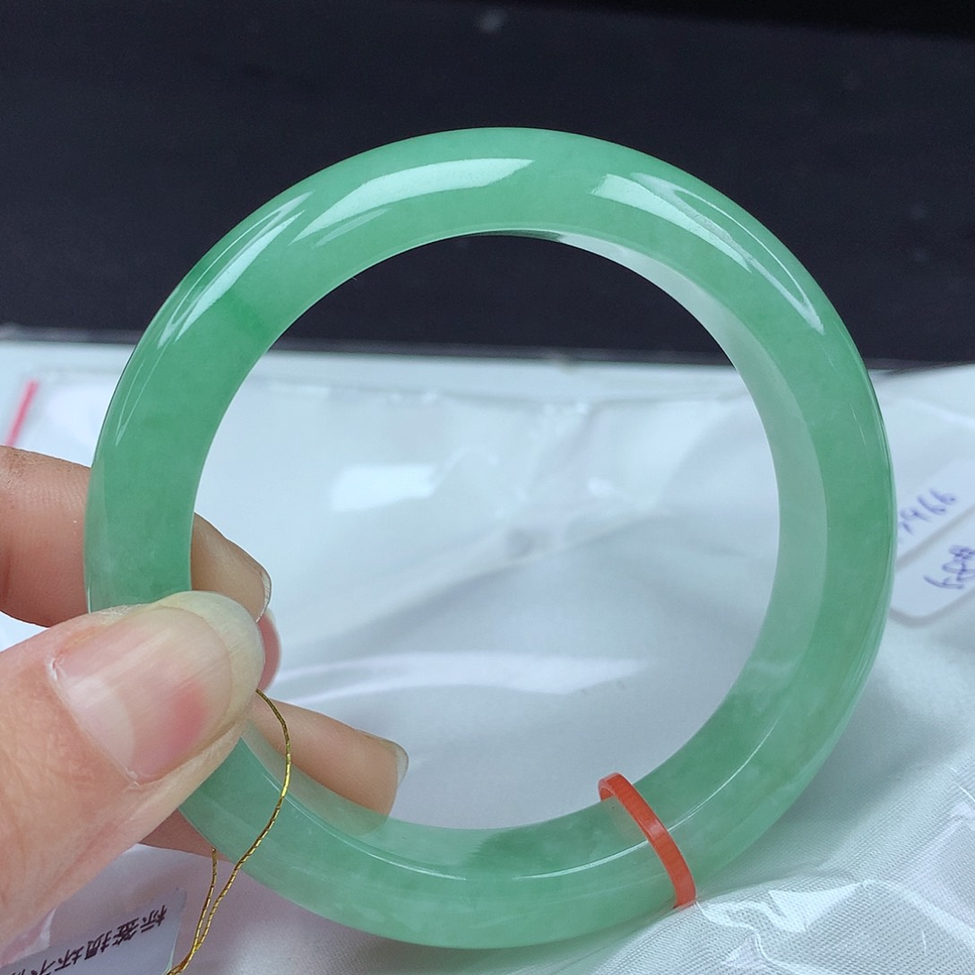 翡翠手镯未镶嵌58圈966