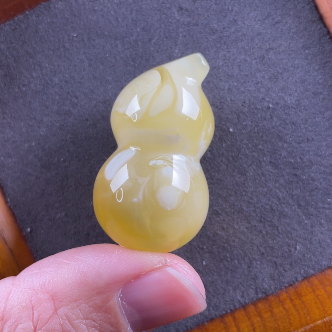 琥珀颈饰未镶嵌蜜蜡吊坠