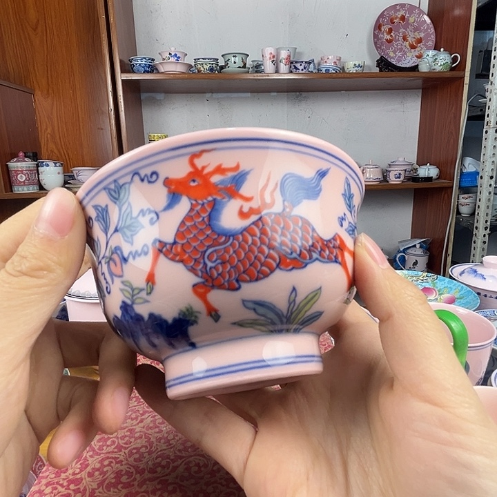 瓷片景德镇陶瓷红嘻嘻麒麟4.5寸1只