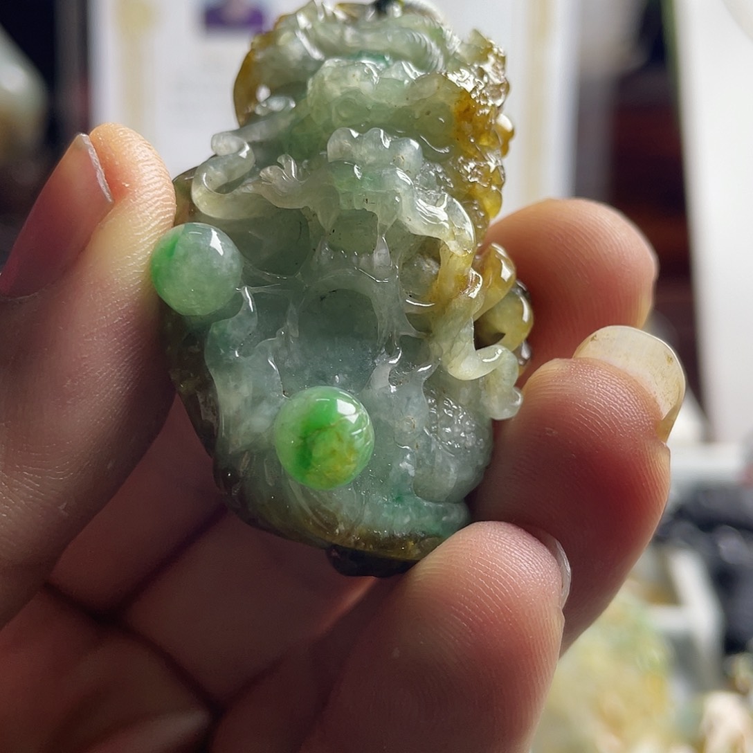 翡翠颈饰未镶嵌翡翠首饰