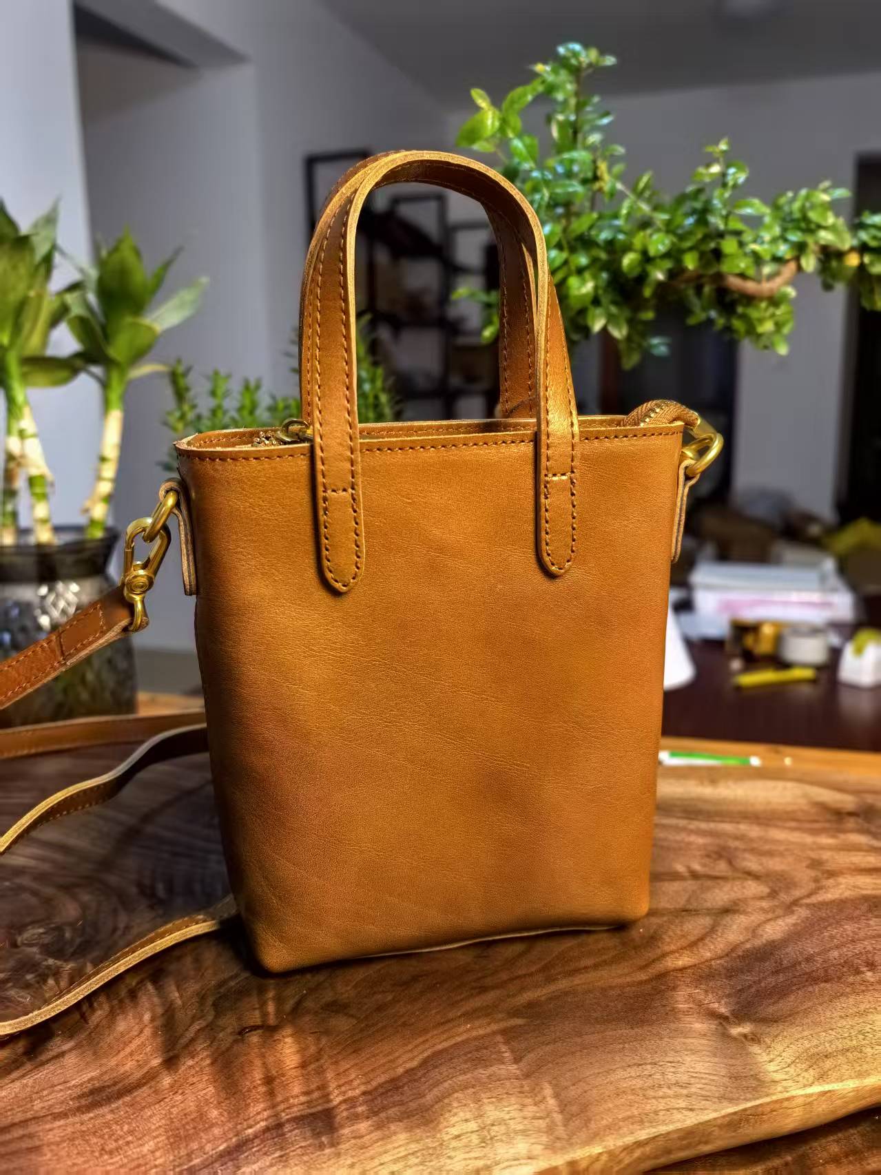 2025女款头层牛皮时尚斜挎包手提包手机包真皮百搭单肩斜挎小包