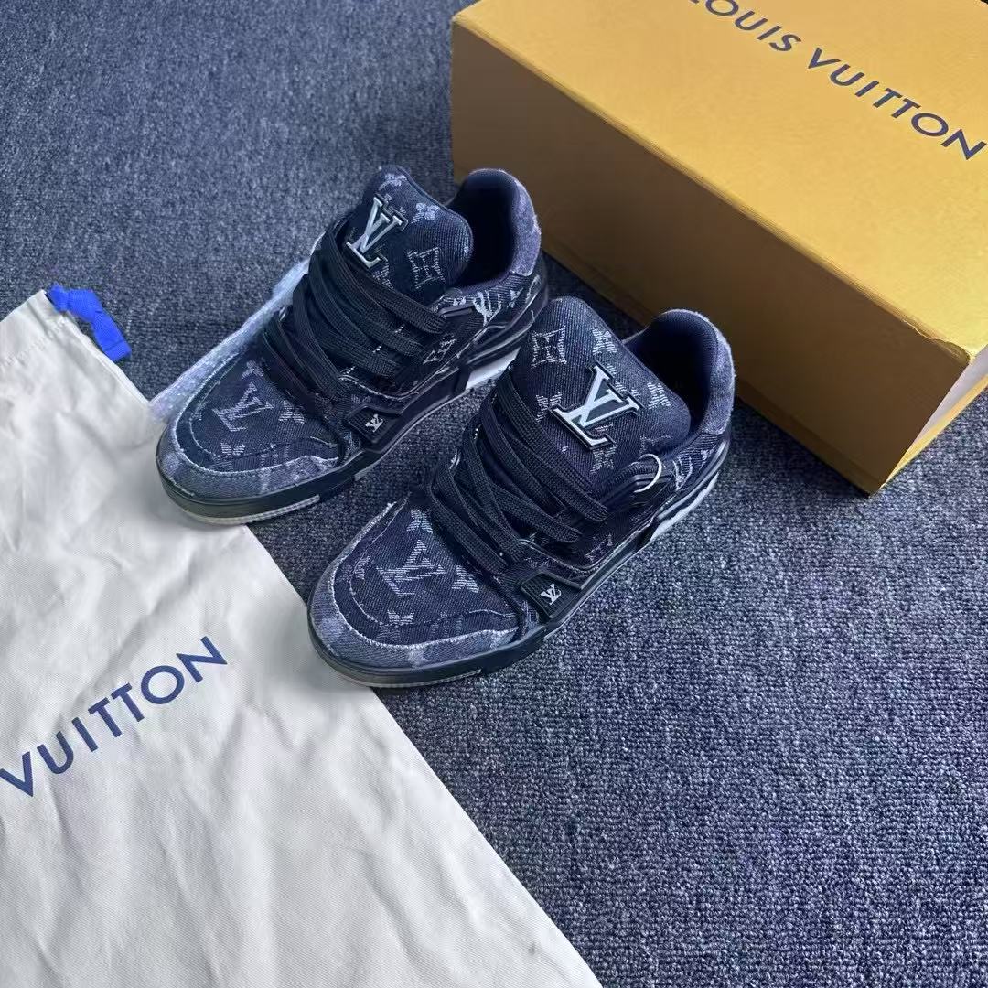 全新未使用 LouisVuitton/路易威登 /葡萄籽奢潮/板鞋/37.5码