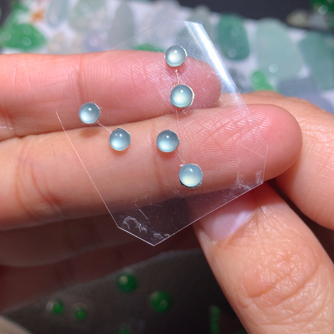 翡翠未镶嵌颈饰顶珠