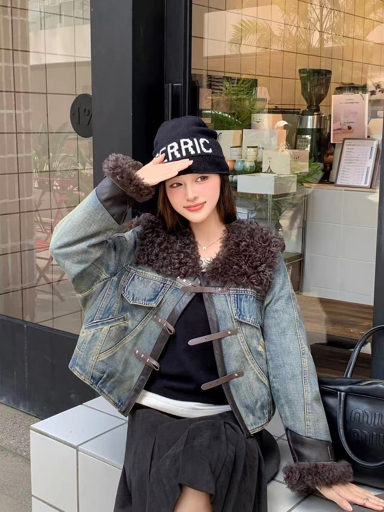 拼接时尚短款毛毛领女方领加厚翻领厚款复古羽绒服冬季休闲百搭