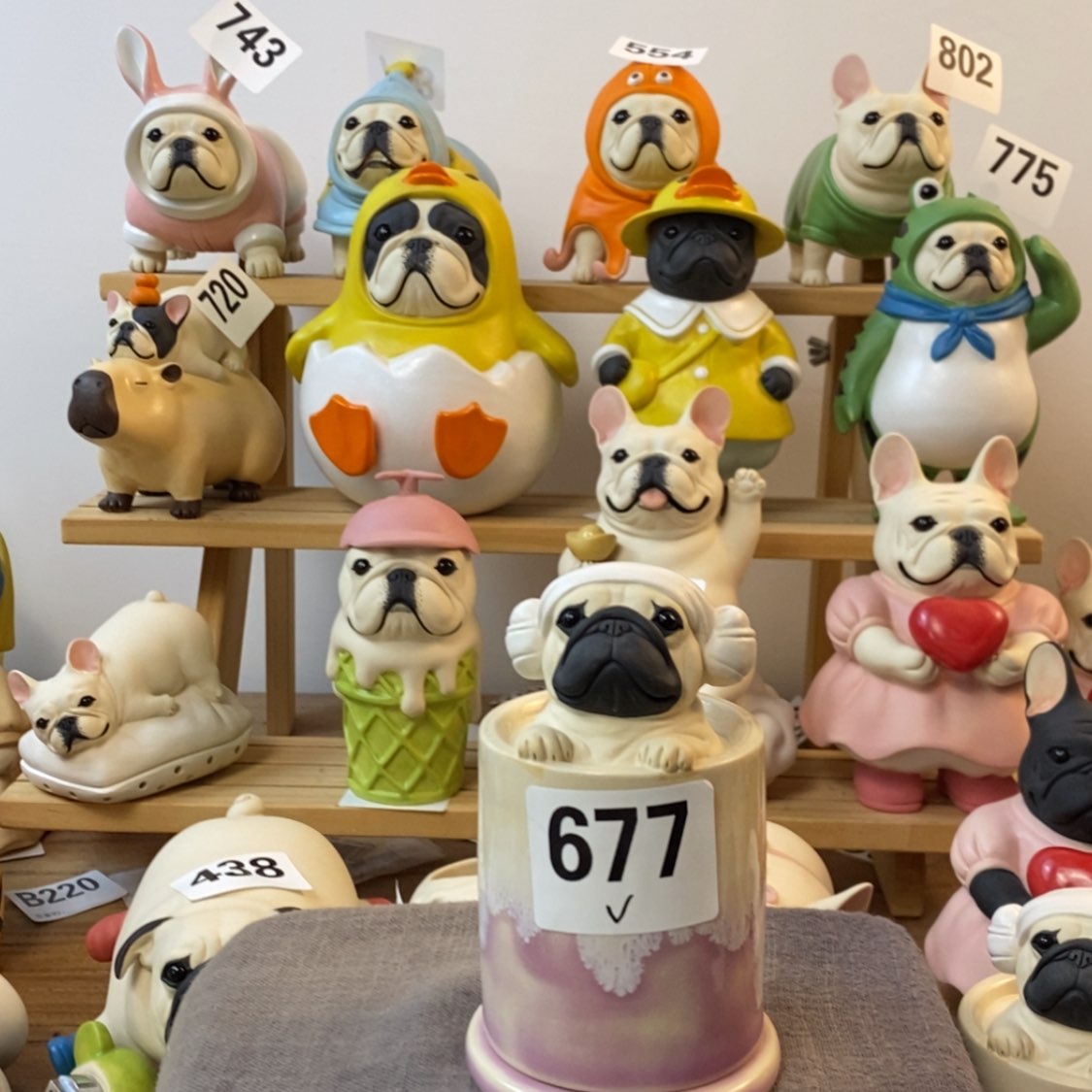 【闪购商品】微瑕677巴哥牙签筒陶瓷周边