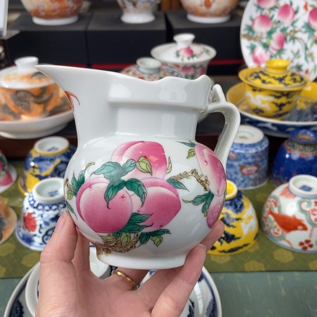 陶瓷的设计风格是非常适合秋冬