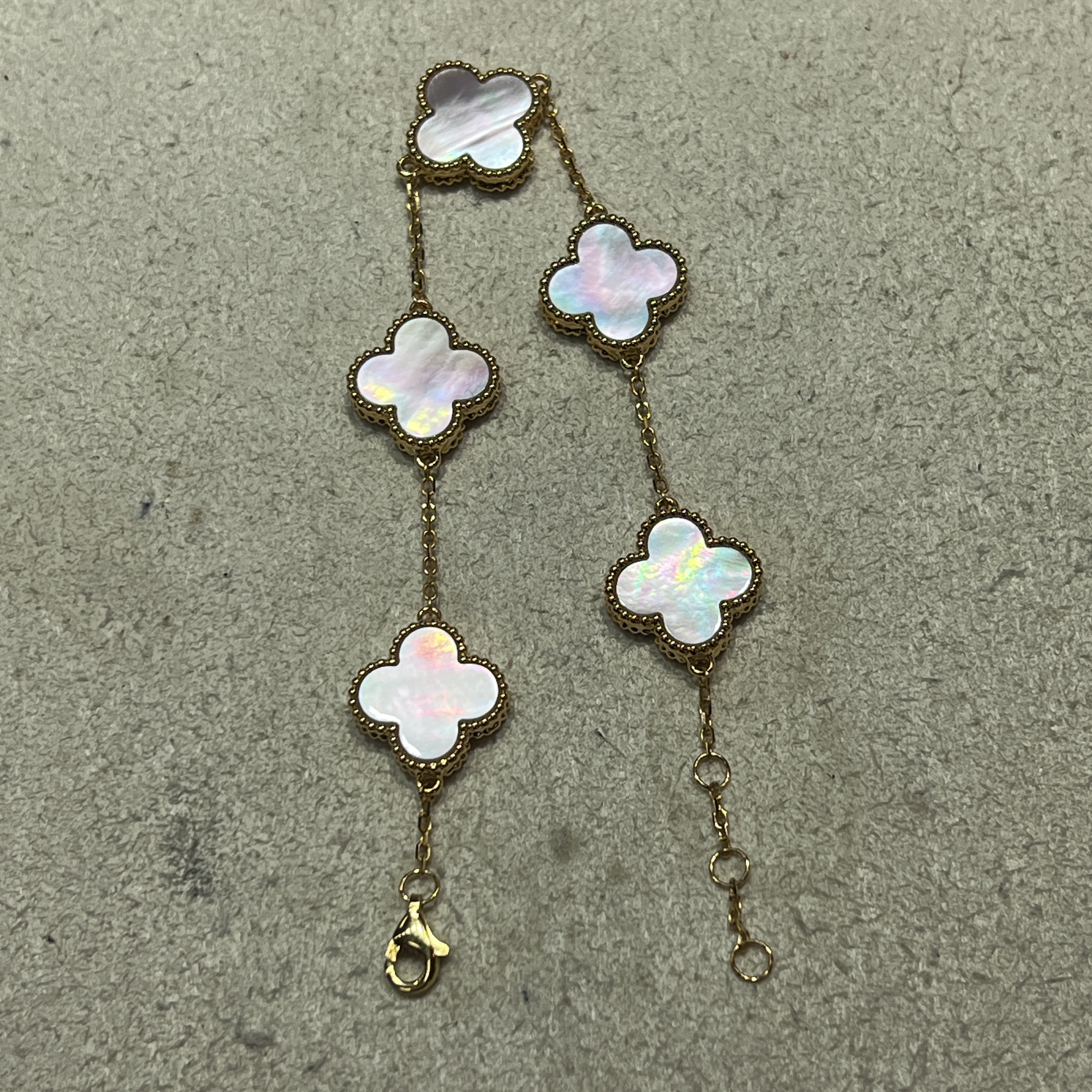 18K金清新温柔白贝母五花手链13MM