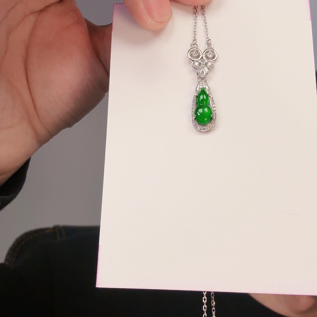 翡翠颈饰银S925镶嵌一件