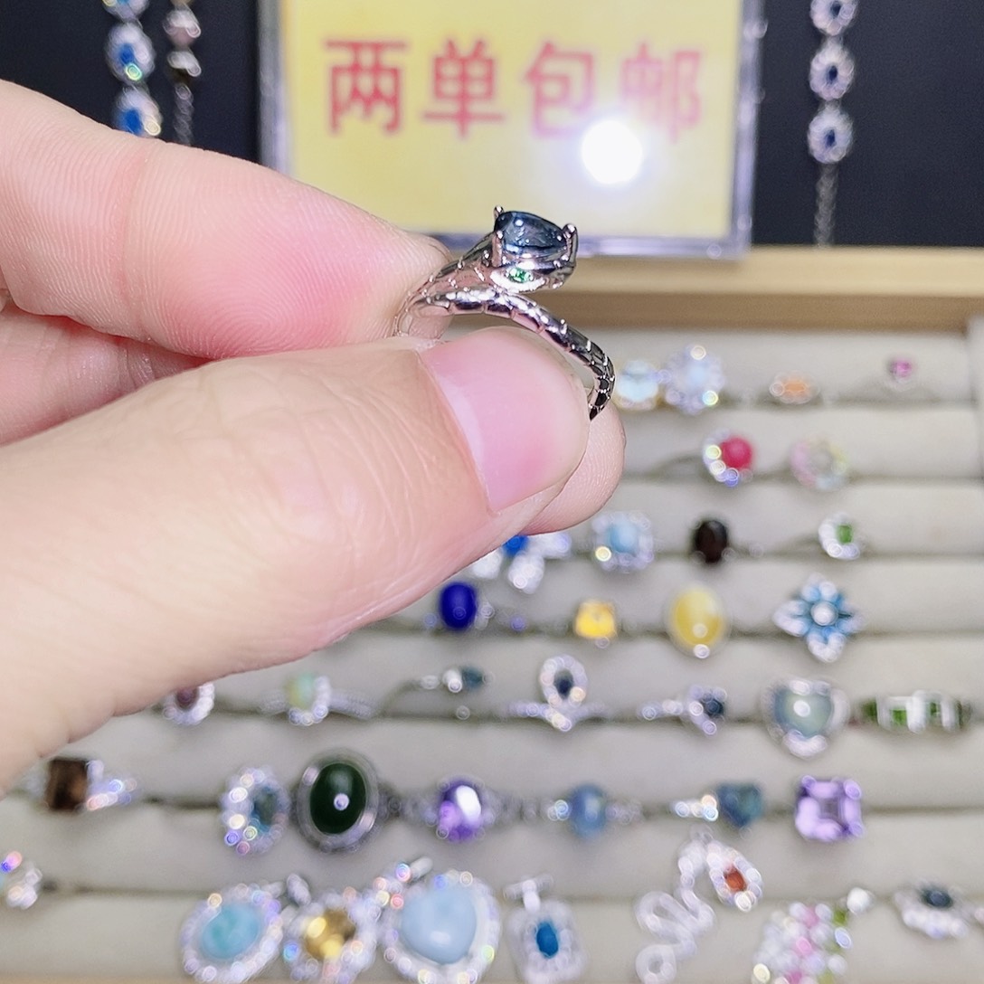 未镶嵌戒指托帕石