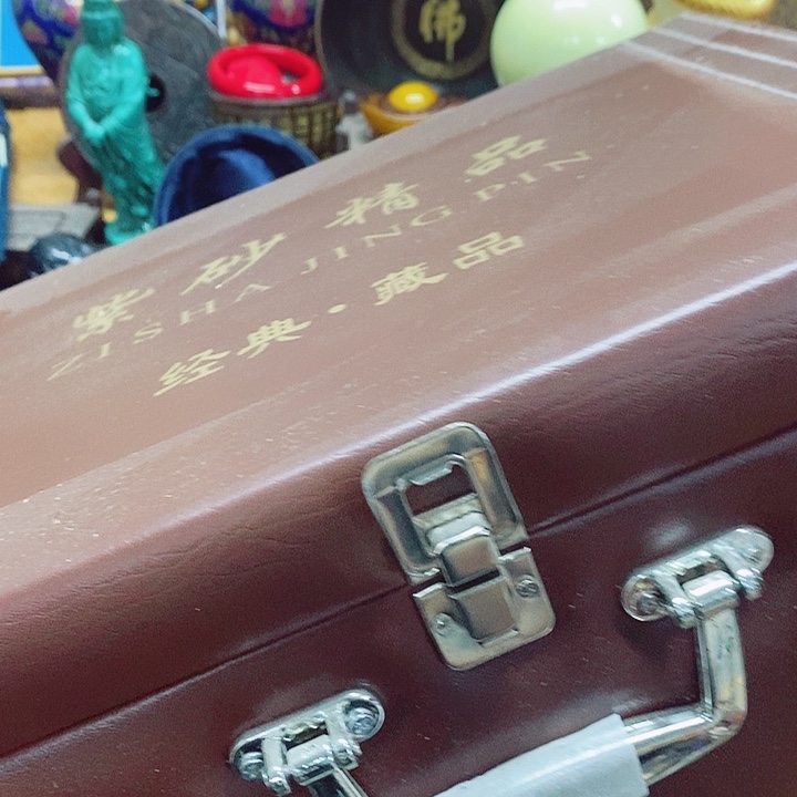 织绣摆件等物品等都会出现