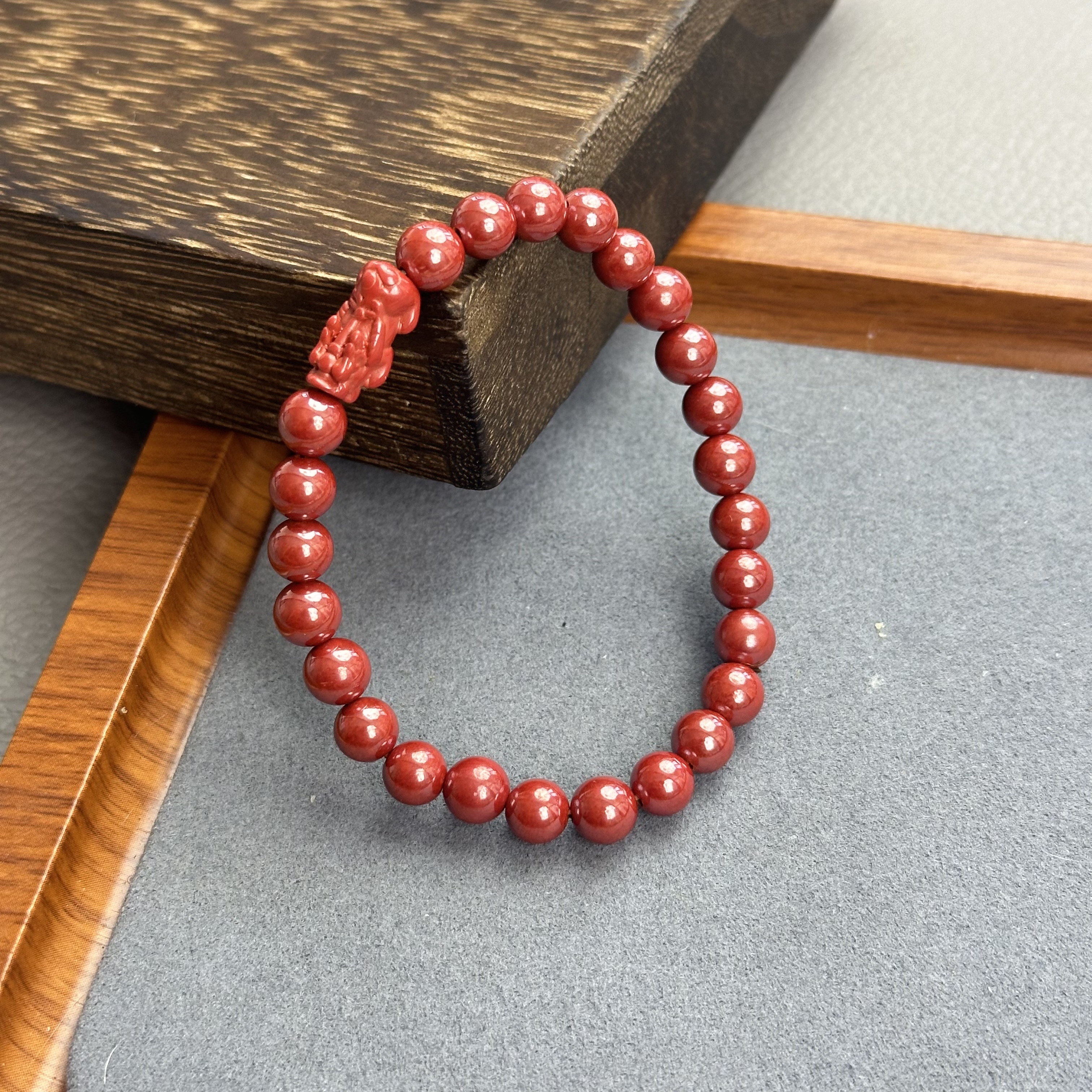 含辰砂工艺品天然辰砂帝王红朱砂手串高含量好运本命年貔貅6mm