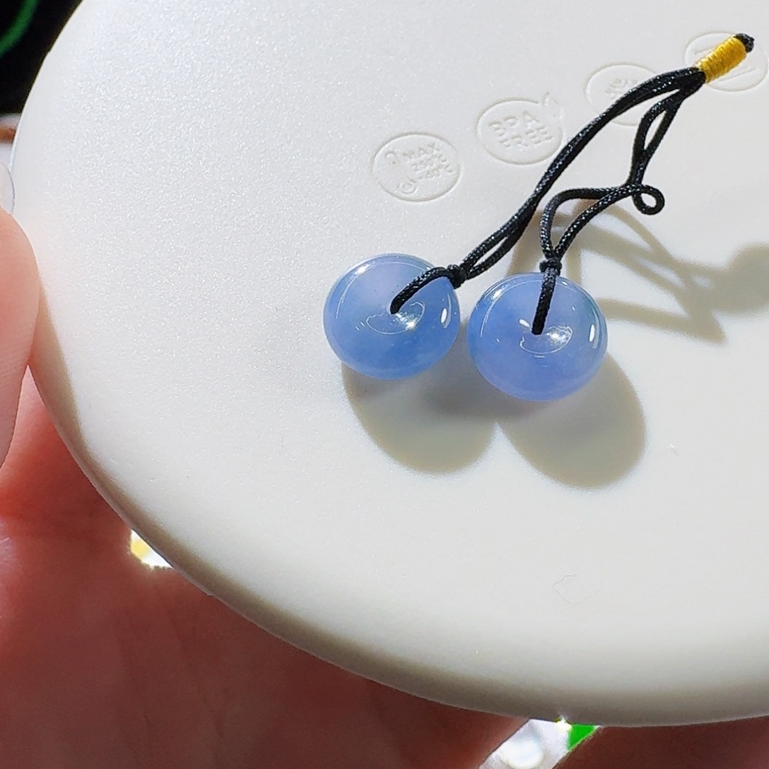 翡翠颈饰未镶嵌平安扣一对