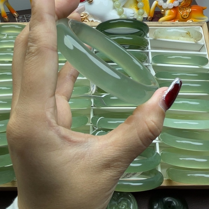 @***生岫玉未镶嵌手镯岫玉