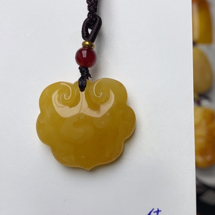 琥珀颈饰未镶嵌琥珀