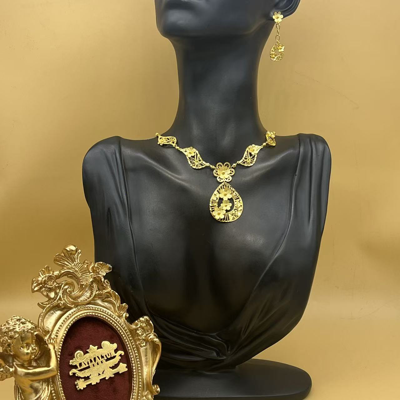 B播 19.69g 足金999 套链e