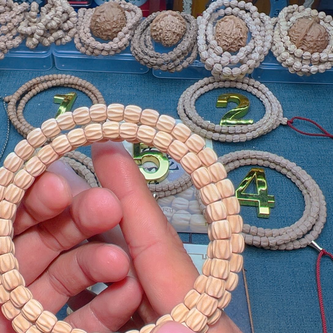 刘****柏香籽/百香籽吊坠