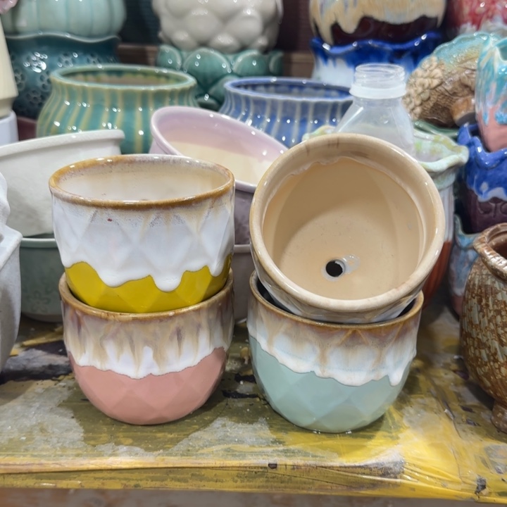 凑9块包邮，有孔，陶瓷花盆