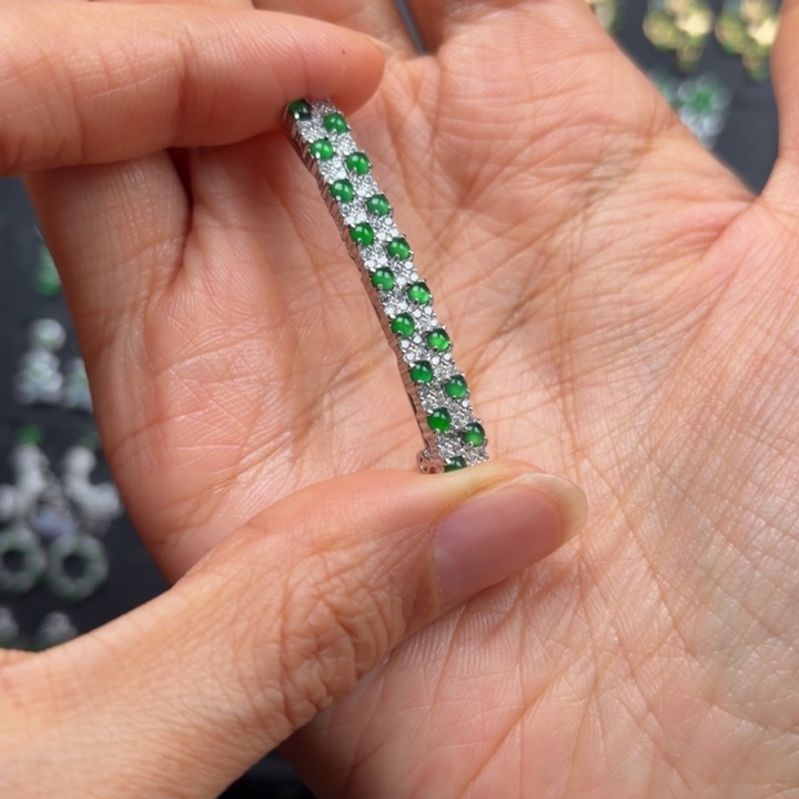 石***头翡翠银S925镶嵌耳饰