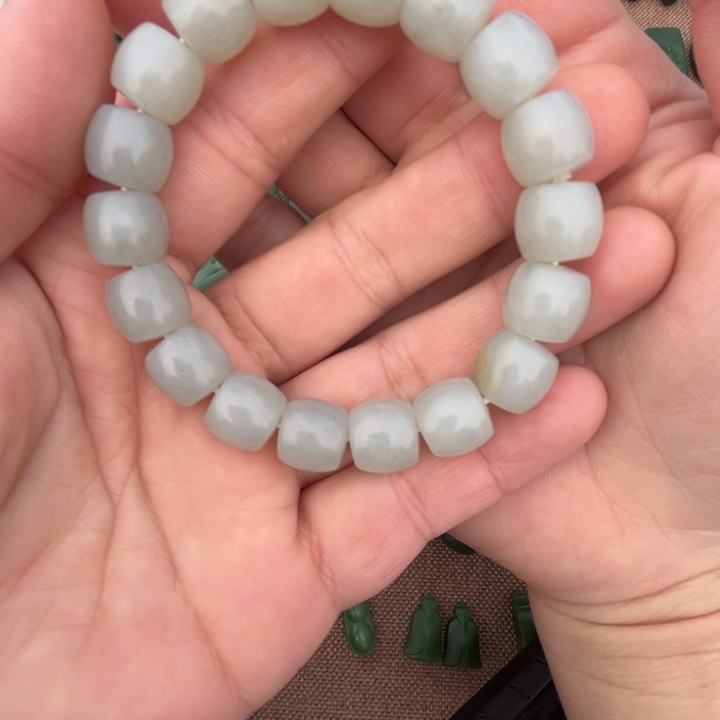 和田玉未镶嵌车挂