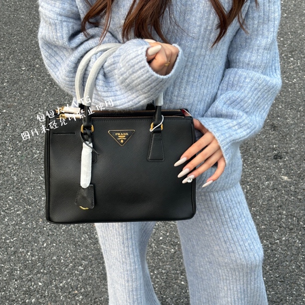未使用 Prada/普拉达 黑金小号杀手手提单肩包