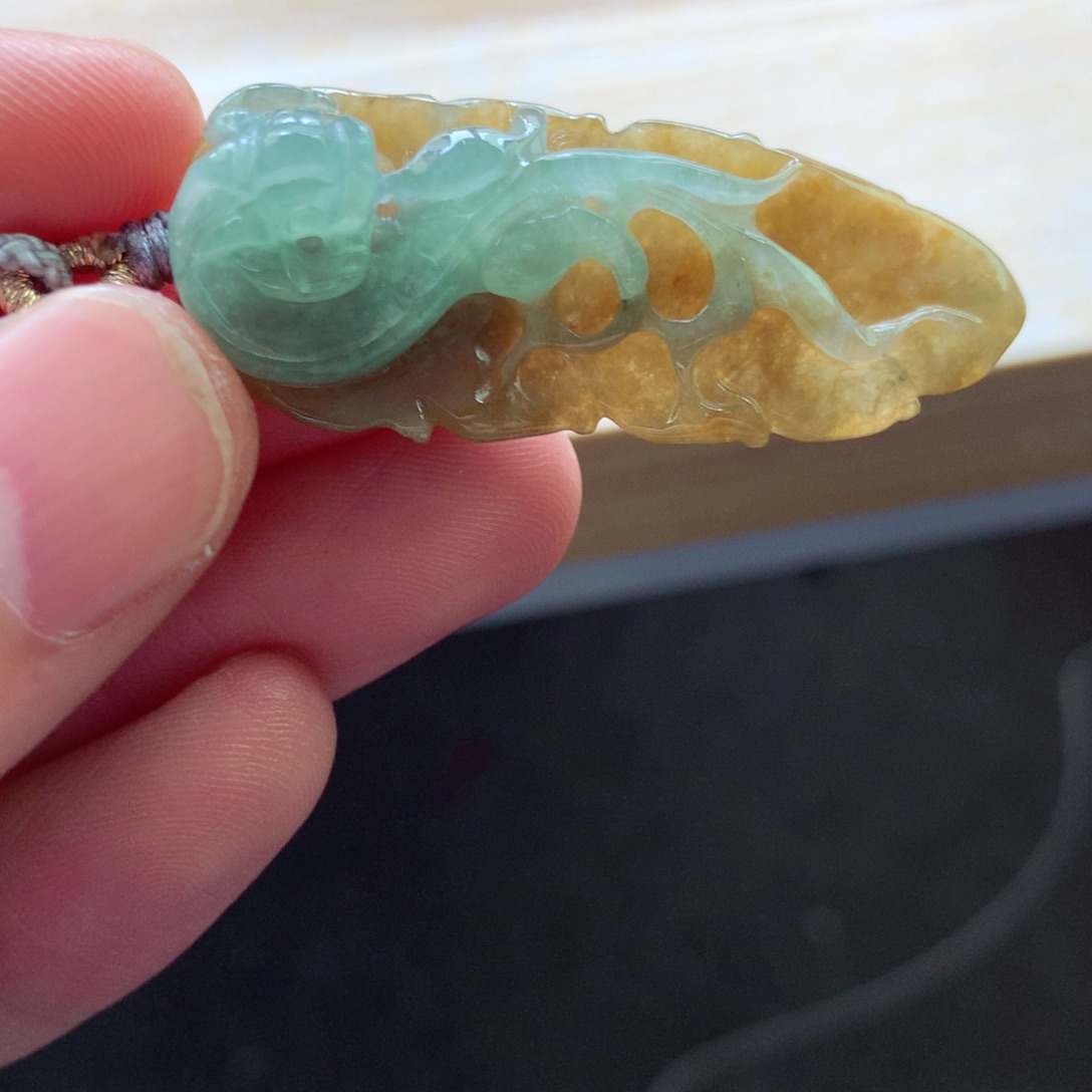 翡翠颈饰未镶嵌吊坠