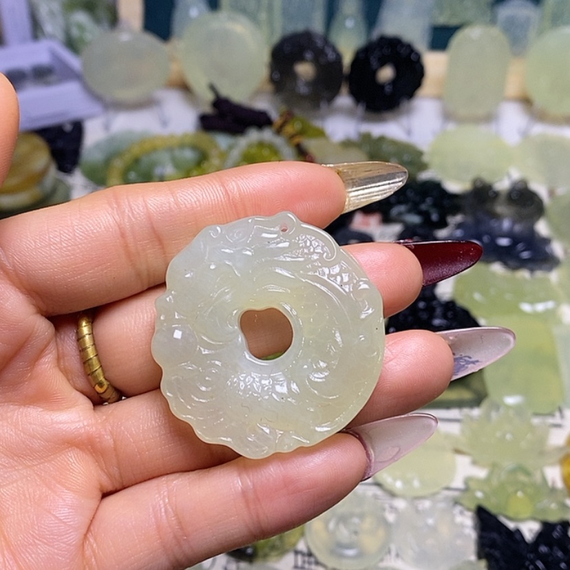 【闪购商品】蛇纹石玉颈饰未镶嵌