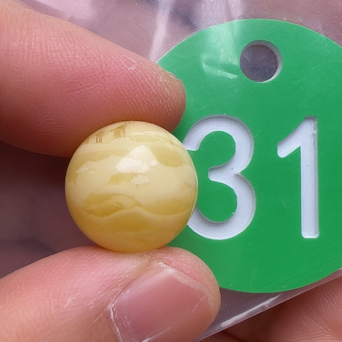 未镶嵌蜜蜡裸石13.7m m