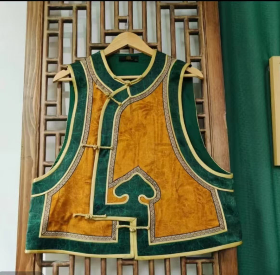 凤徕兮私人定制橘底竹叶花香香拼绿如意头斜边盘扣马甲（LS603-1）