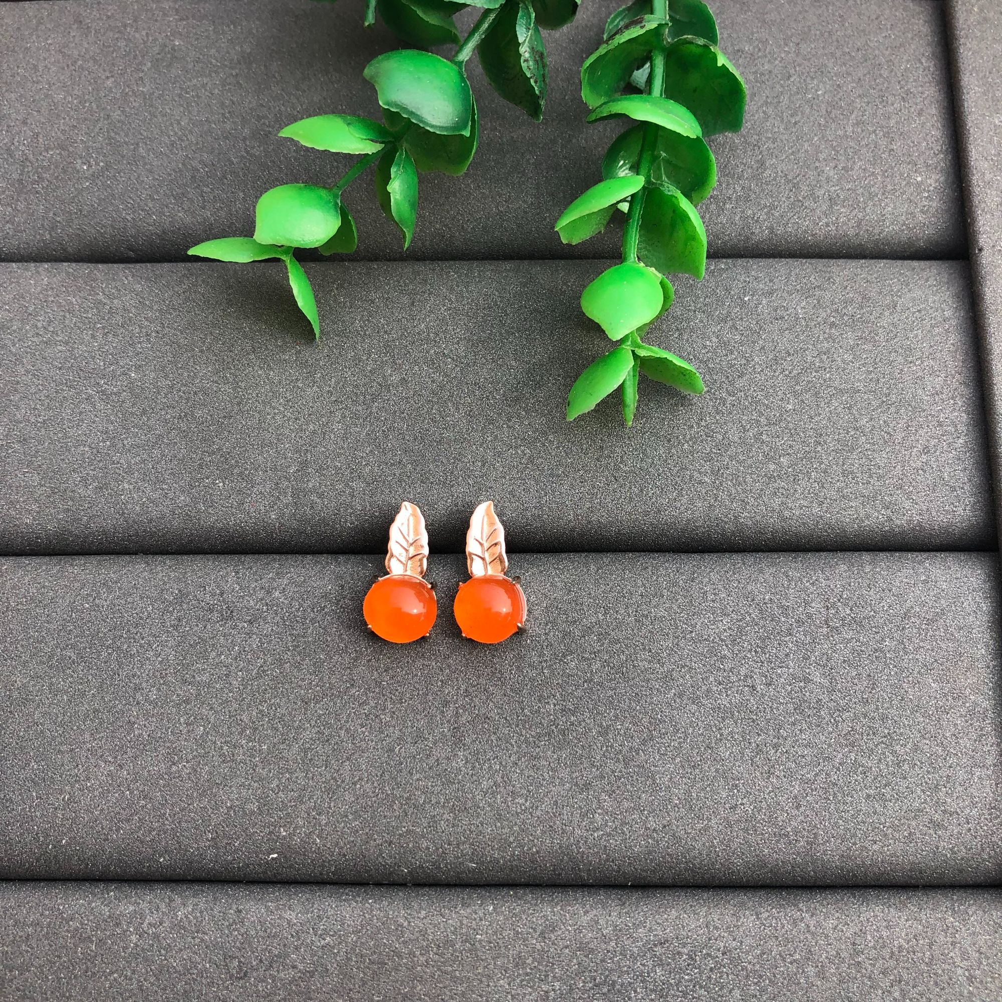 原矿无优化保山柿子红镶嵌银S925耳钉小小的耳钉带出大大的魅力