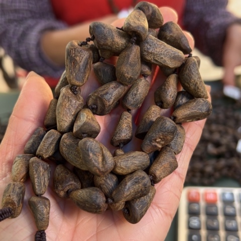 沉香手串红土乌身沉水45克卡1.2多样性发1串