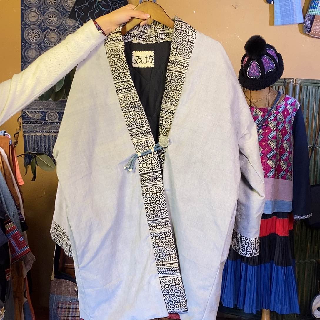 织绣手工制作上衣