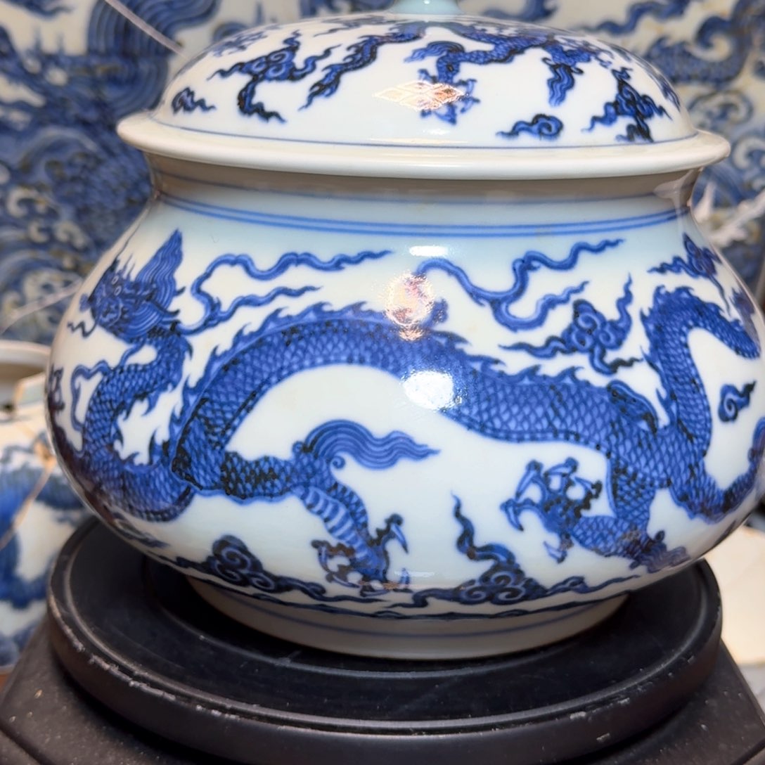 瓷片抱*斋青花龙纹盖罐99