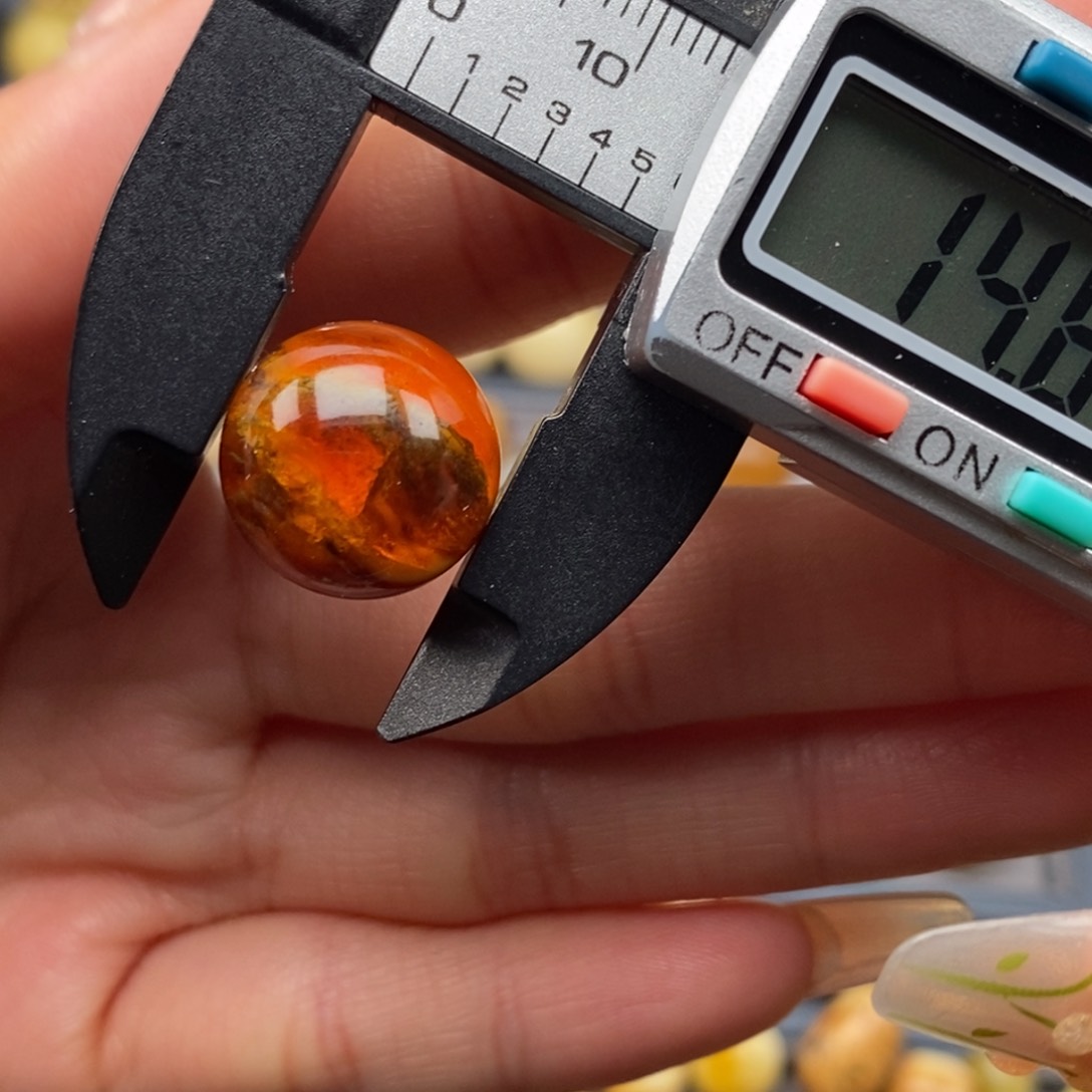 蜜蜡珠宝奇石未镶嵌