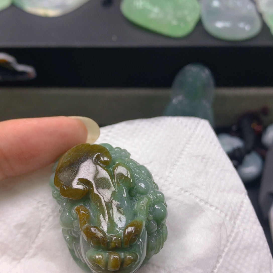 翡翠未镶嵌颈饰翡翠