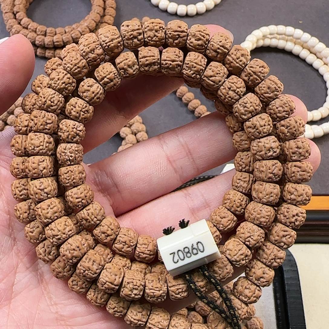 金刚菩提吊坠黄点龙