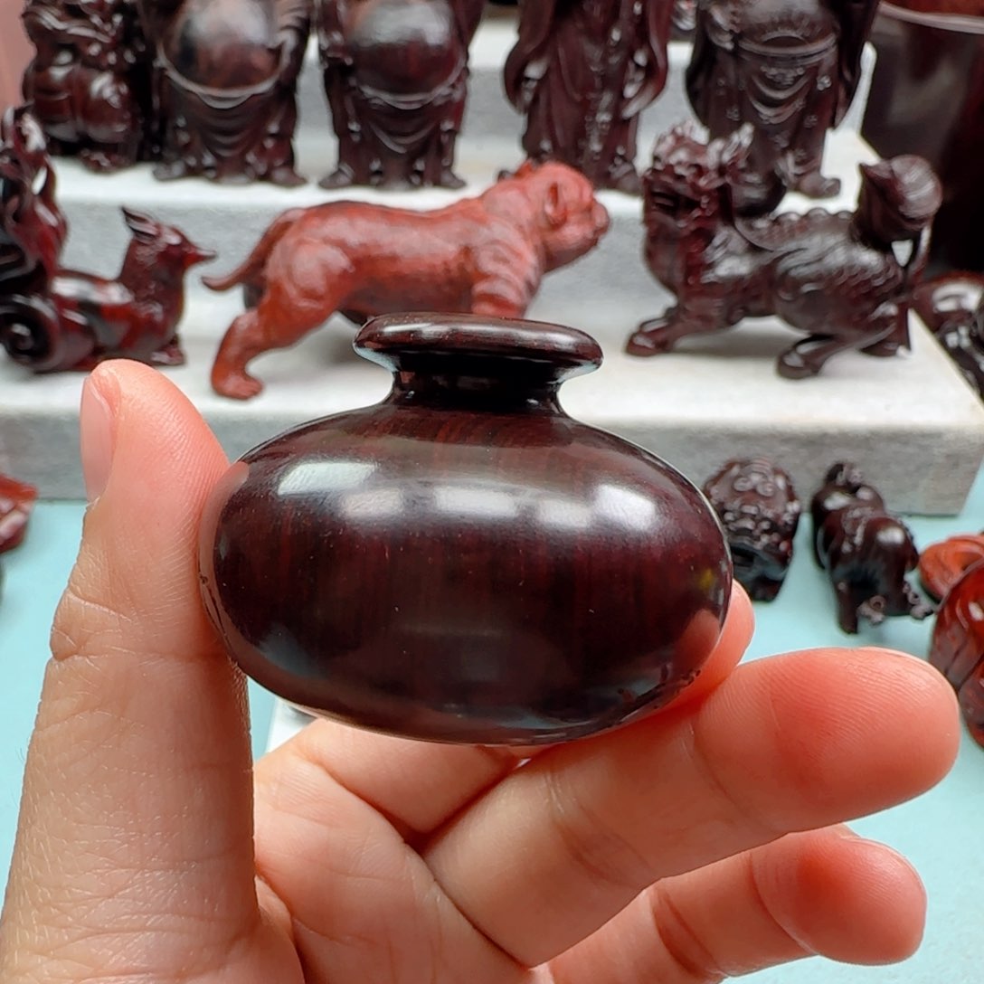 小叶紫檀把件水芋