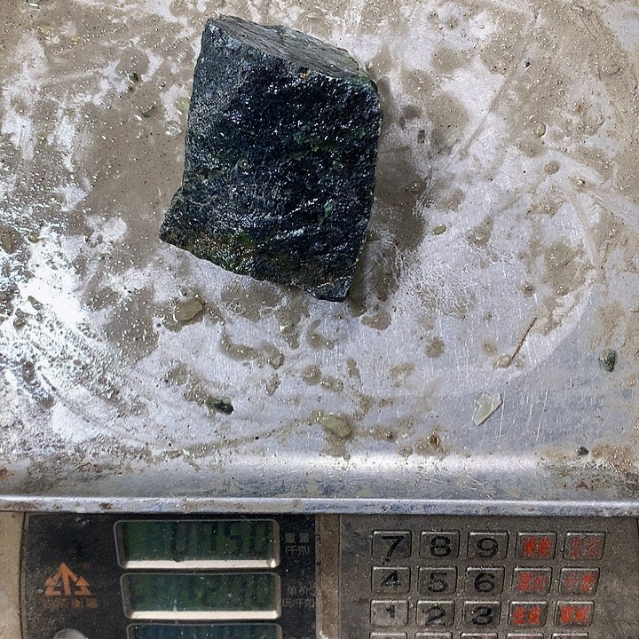 未镶嵌蛇纹石玉珠宝奇石