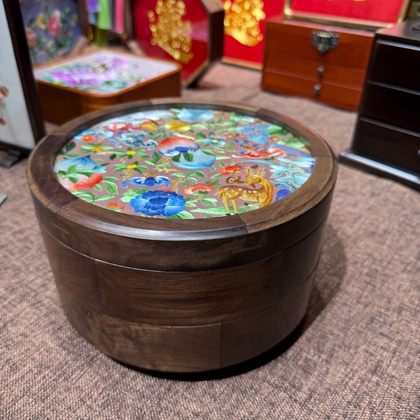 纯手工苏绣双面绣双层果盒