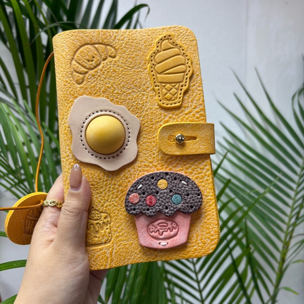 雾腊翠柠檬黄头层牛皮A6蛋仔手帐本20116