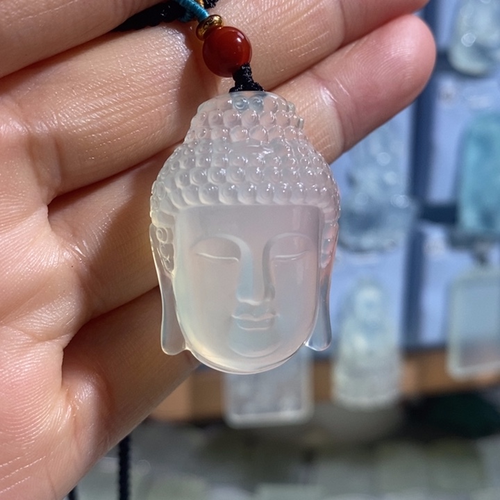 岫玉未镶嵌颈饰吊坠