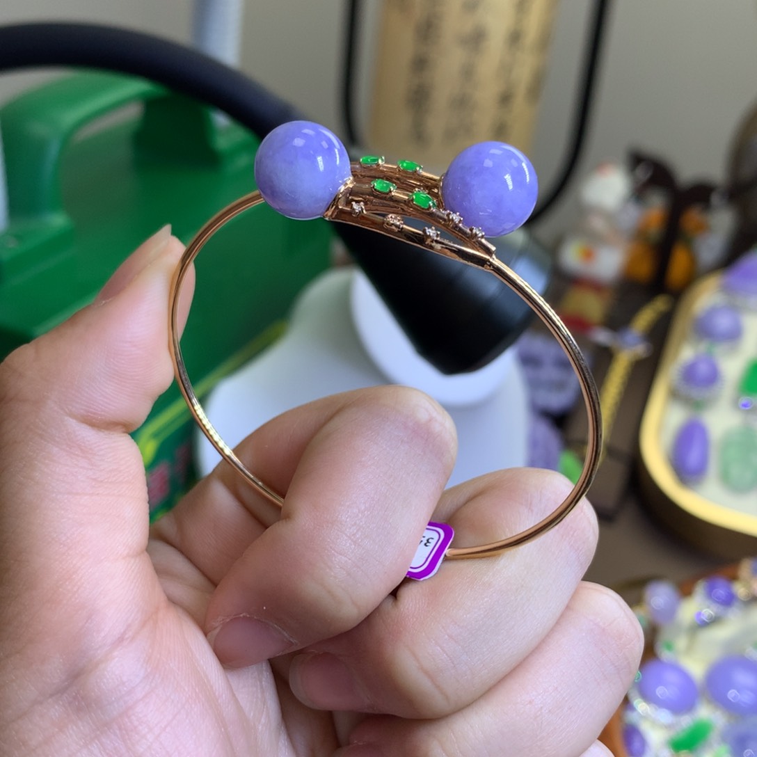 翡翠颈饰18K金镶嵌翡翠