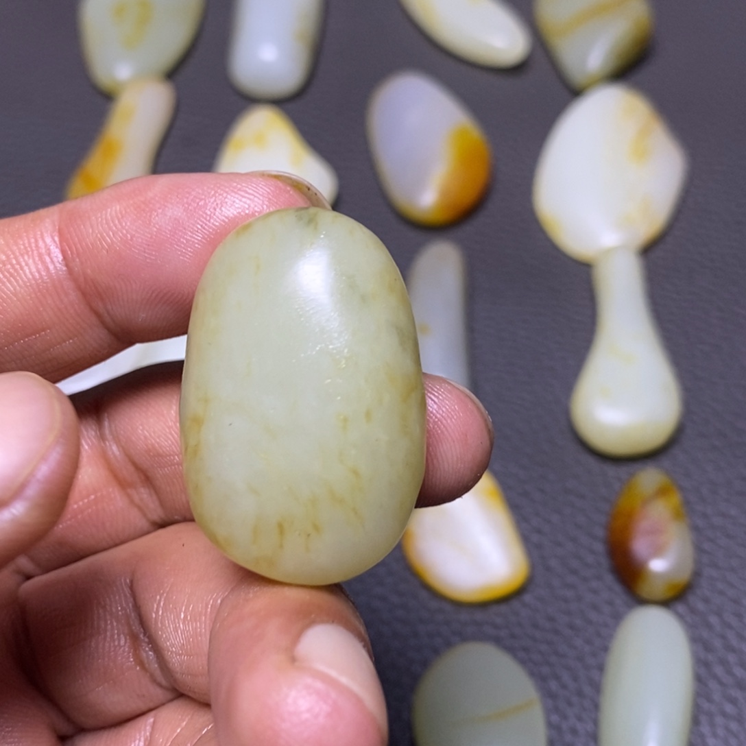 和田玉未镶嵌挂件