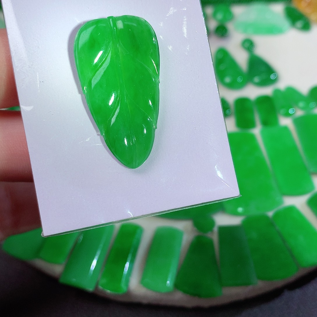 翡翠未镶嵌吊坠(不含链)天然翡翠