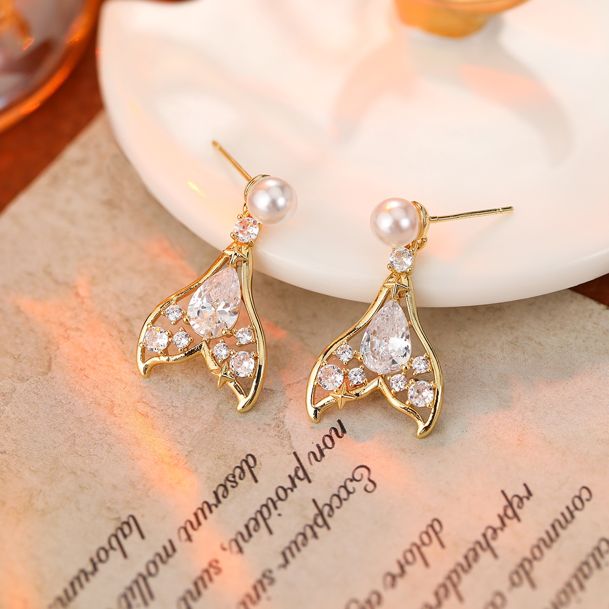 铜合金合成锆石耳饰 时尚气质轻奢网红镶锆人鱼尾巴耳环H306