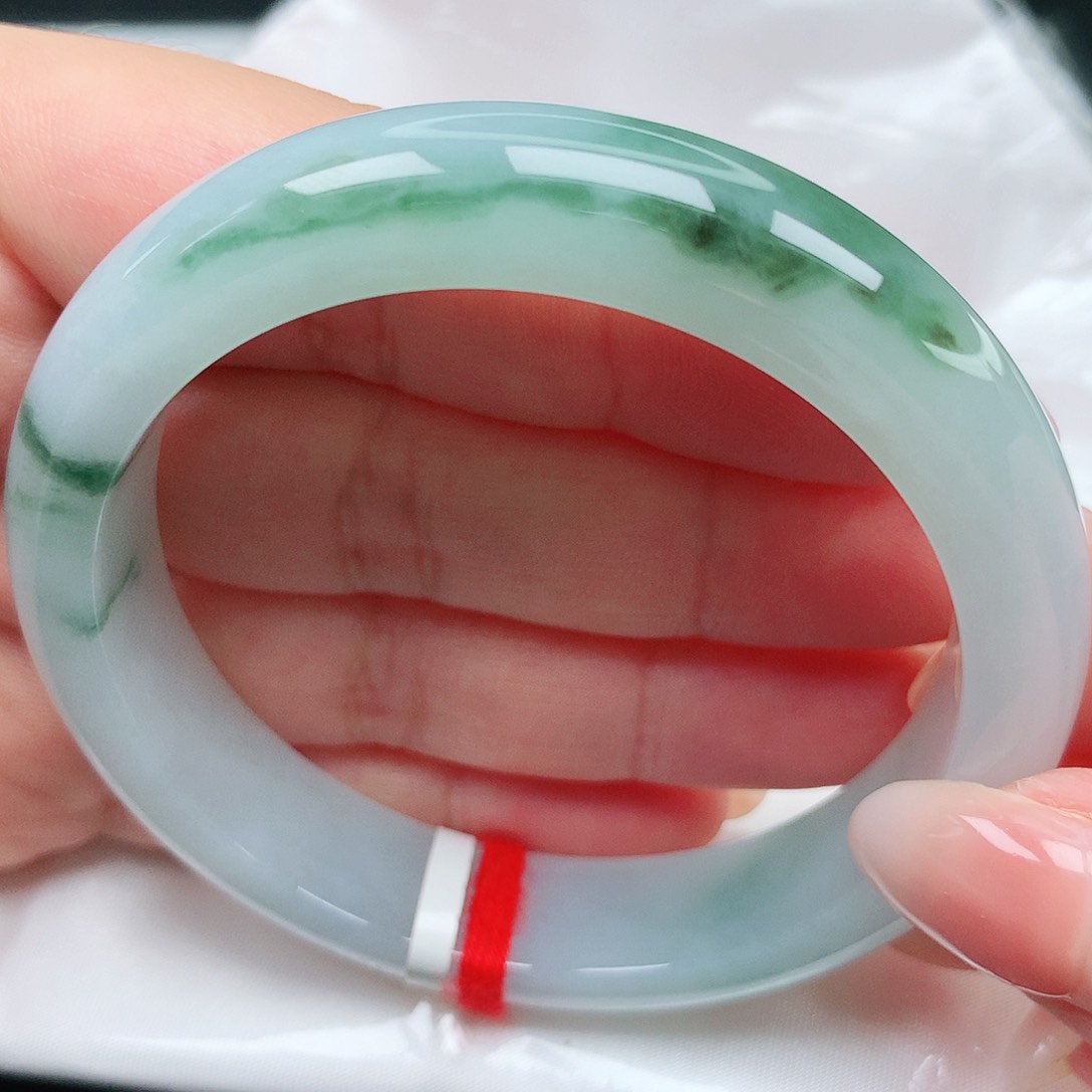 翡翠手镯未镶嵌飘花11