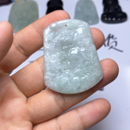 翡翠未镶嵌颈饰翡翠